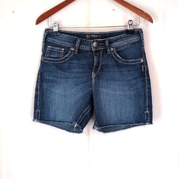 Silver Jeans Natsuki Short 5 Inch Inseam Midrise Size 27 - Picture 1 of 6